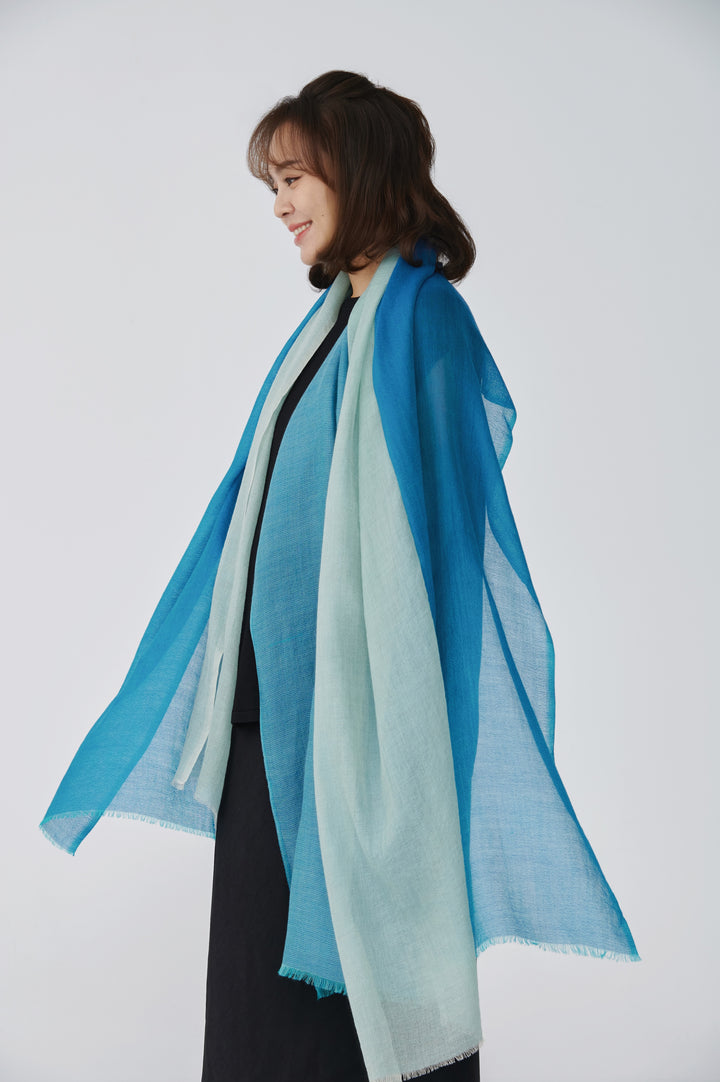 Bleu Élancé Pashmina Y 型披肩 – 優雅動感